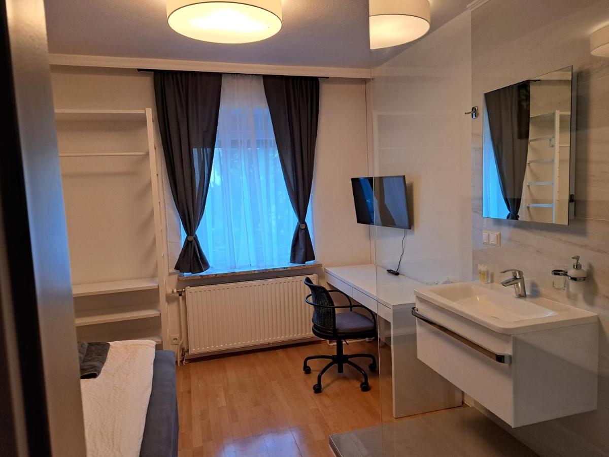 Flataid Gaestehaus Graschi - Steinbergstrasse Грац Екстериор снимка